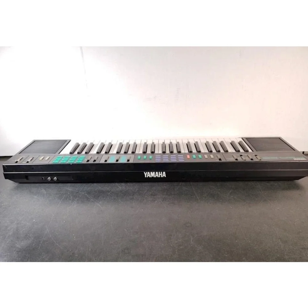 Yamaha PSR-22 49-Key Piano Keyboard Digital Synthesizer Works